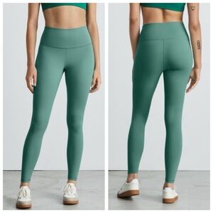 EVERLANE Perform Ankle High Rise Leggings, Soft Mint Green sz. S